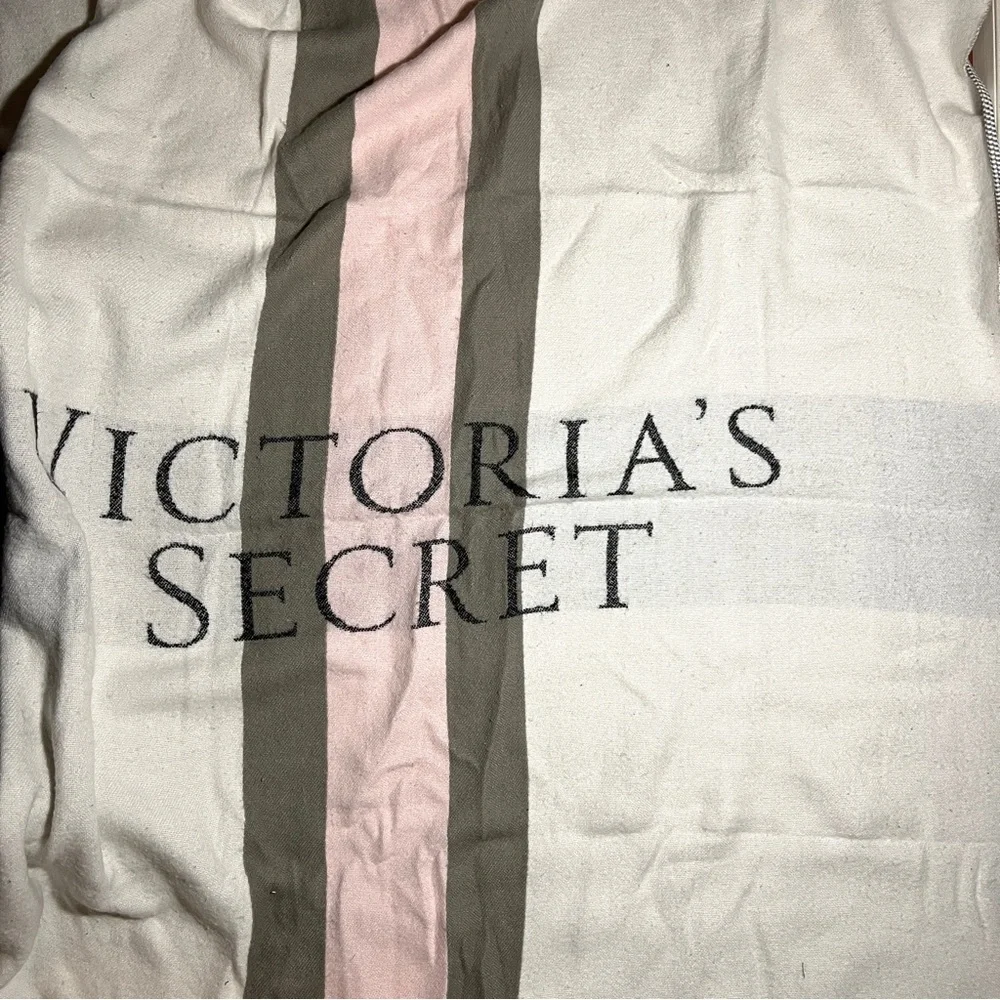 Victoria Secret Throw Blanket - Picture 7 of 15